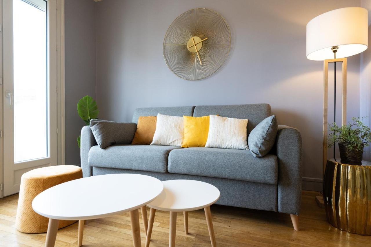 Apartment Centre - Proche Gare - Parking Velo - Balcon - Arrivee Autonome Tours